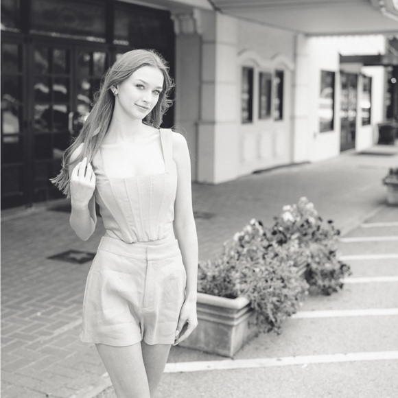 Meet your Posher, Emma - Picture 4 of 5